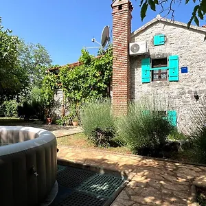 https://stonehouse-zena-with-outdoor-kitchen-and-garden.in-istria.net